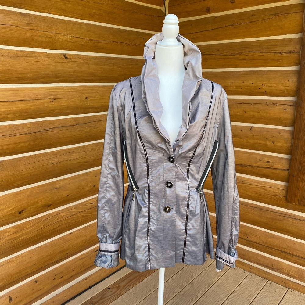 Light jacket With zippers soft material
